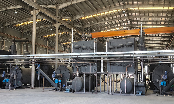 Rear discharge the carbon black after pyrolysis