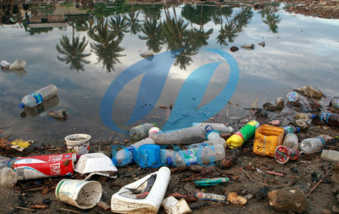 Convert plastic into oil recycling plant