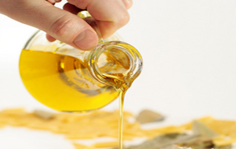 Why do the edible oil need be refined?