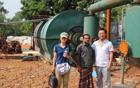 Our engineer Mr Zheng in Jamaica will finish Installation waste tire pyrolysis p...