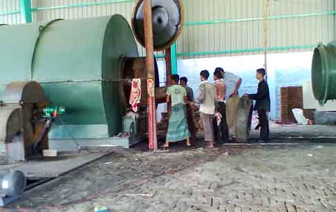 Waste plastic pyrolysis plant project in Bangladesh