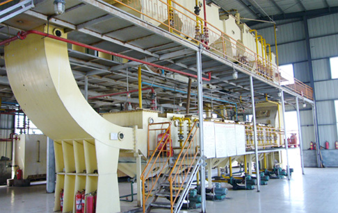 Oil extractor of cooking oil solvent extraction plant