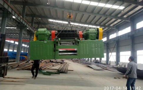 Senegal customer buy waste tyre cutting machine