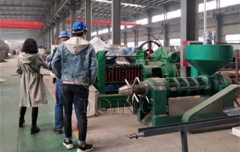 Two customers from Russia came to see rice bran oil manufacturing machine