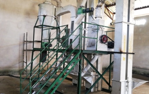 The palm kernel cracker and separator machine was successfully installed in Nigeria and started to debug