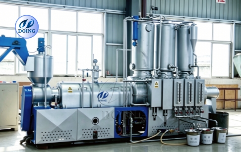 Indonesian Customer Orders 2.5TPD Continuous Plastic to Diesel and Gasoline Machine